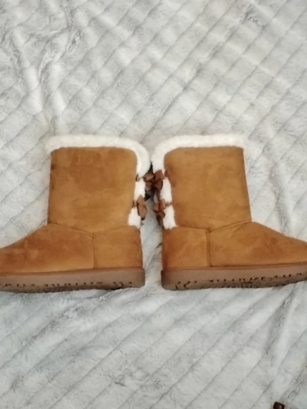 (9W) Women’s Cozy Faux-Suede Boot with Sherpa Lining - Brown